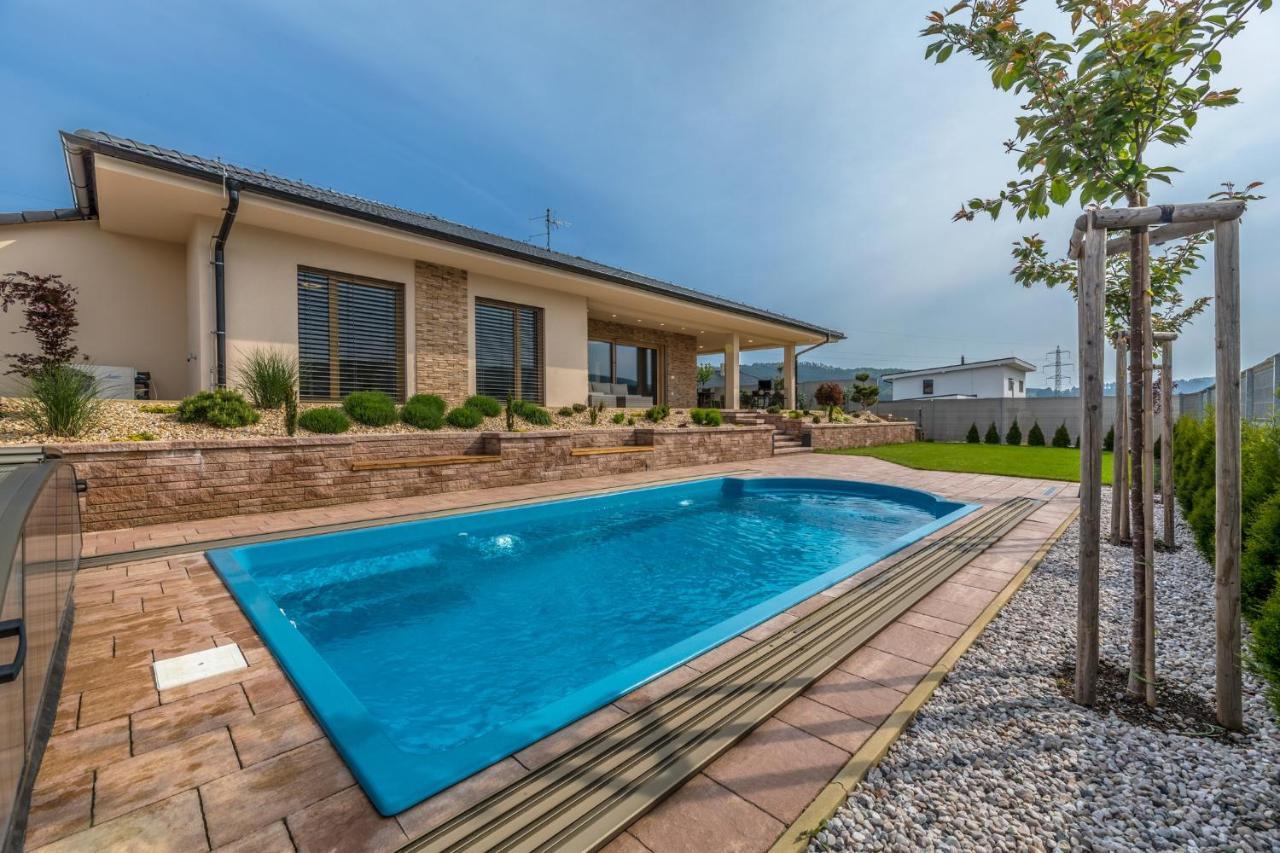 Luxury Spa Villa Kraluv Dvur Exterior photo