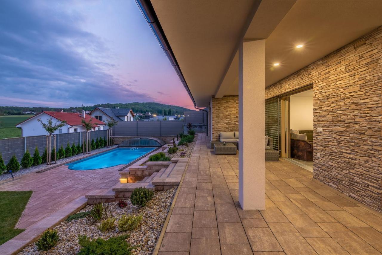 Luxury Spa Villa Kraluv Dvur Exterior photo