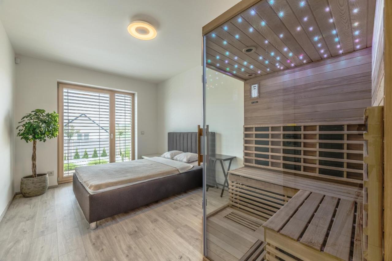 Luxury Spa Villa Kraluv Dvur Exterior photo