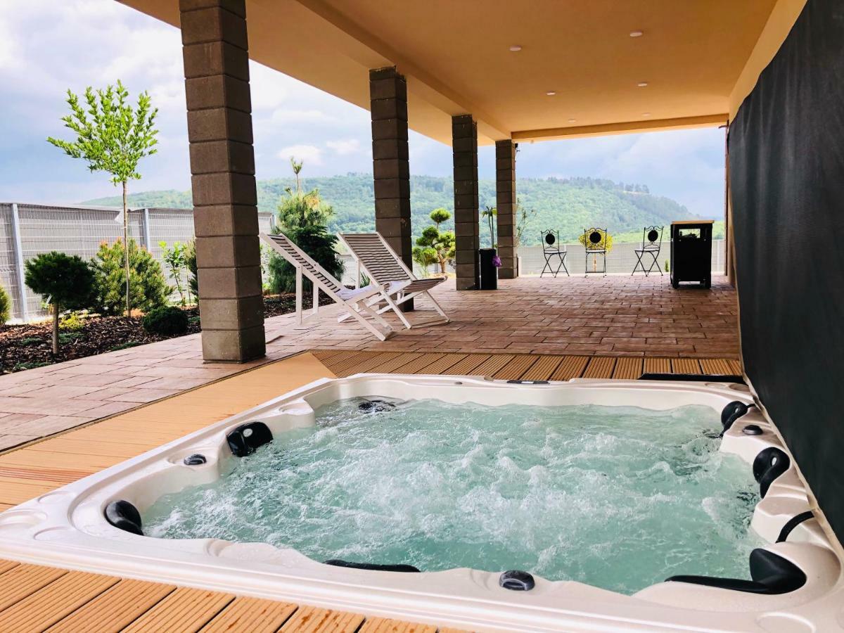 Luxury Spa Villa Kraluv Dvur Exterior photo